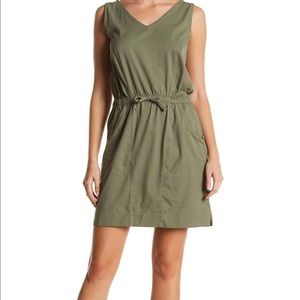 The North Face V Neck dress size S NeW